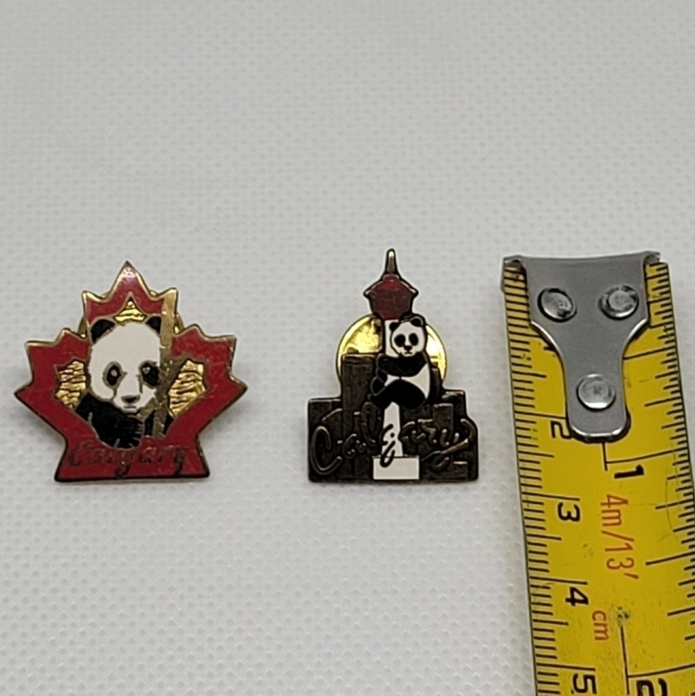 VINTAGE 1988 CALGARY ZOO PANDA VISIT & WINTER OLYMPICS Lapel Pins, Bundle of Two - Picture 9 of 12